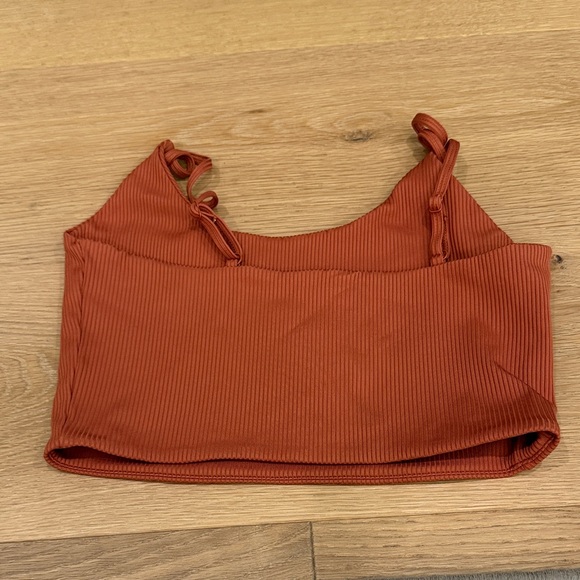 SET ACTIVE/VOLCOM Ribbed Rust Orange Crop Tank Top - Picture 2 of 3